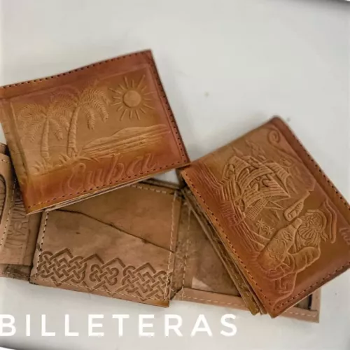 Billetera de cuero artesanal